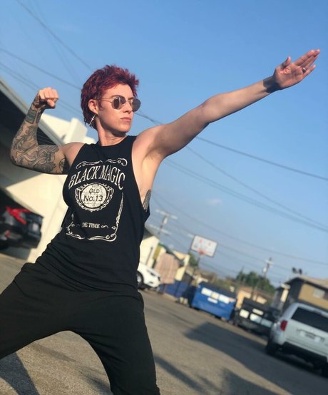 18ヌードオンリーファンズ アート裸 画像