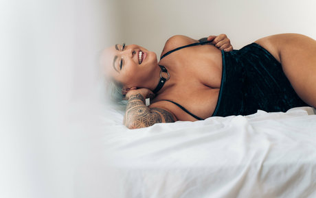 ブラックマジックオンリーファンズ ホットセックス 写真