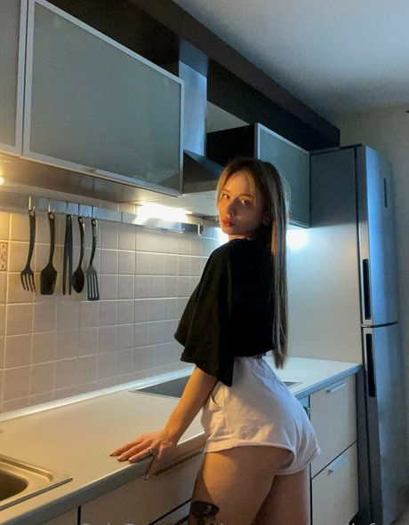 巨乳の熟女オンリーファンズ ホットヌード 写真