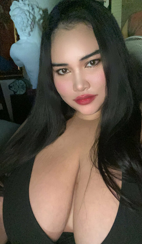 badienana92 ポルノモデル 画像