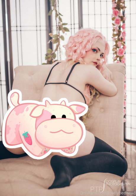 lovelybedhead ポルノモデル 画像