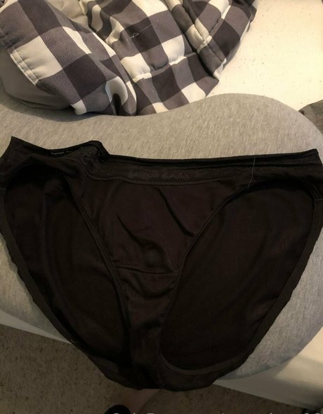 巨乳ゴスオンリーファンズ 裸 写真