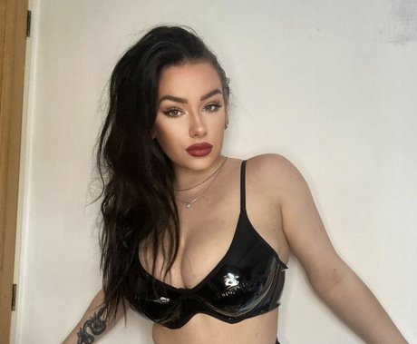 Leah X セクシーモデル 写真