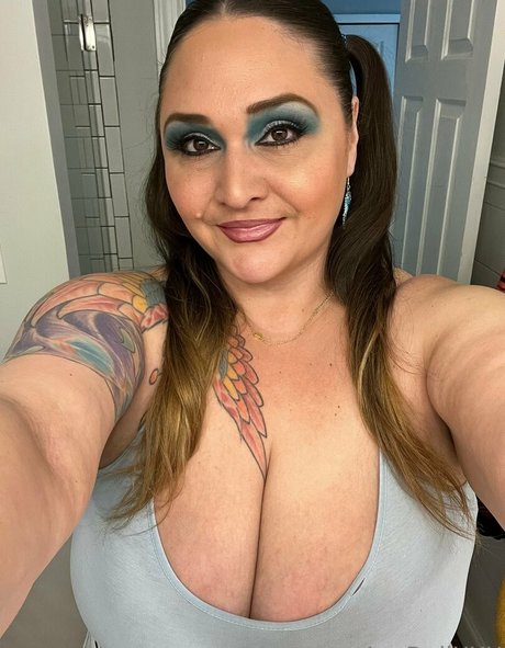 avadollxxx トップスター 写真