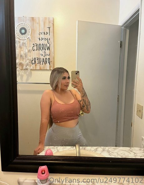 julianna xox top profile image