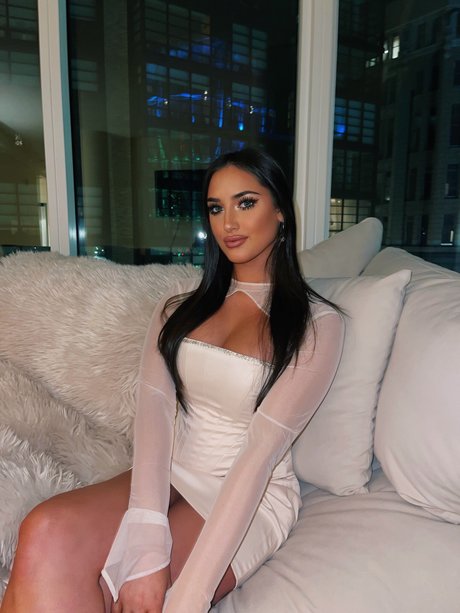 ママの足オンリーファンズ エロチック 写真