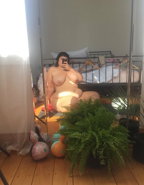 kiwibbw エロティックモデル 画像