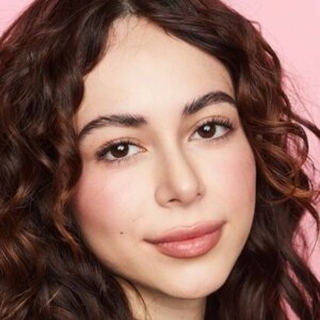 Ambar Payan セックスモデル 写真