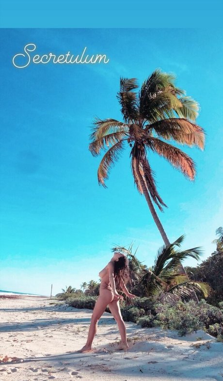 アマチュアレズビアンオンリーファンズ アダルト 画像