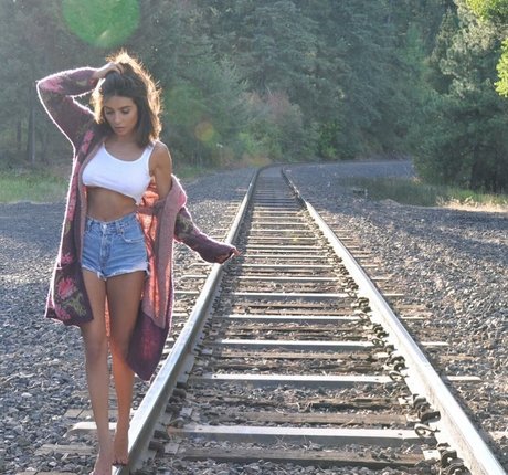 Mikaela Hoover 完璧なモデル 画像