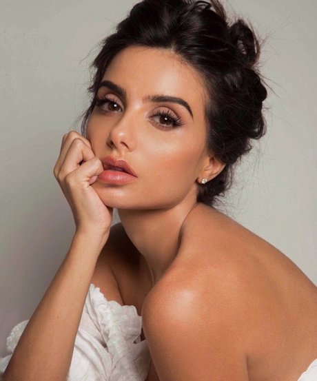 Mikaela Hoover 美しい女優 写真
