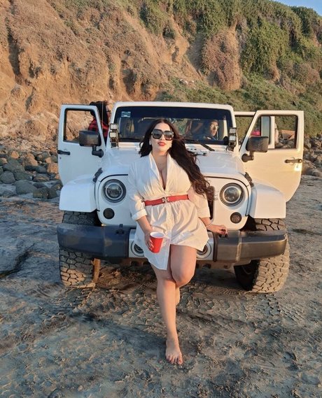 Jazmin Gurrola 無料のスター 写真