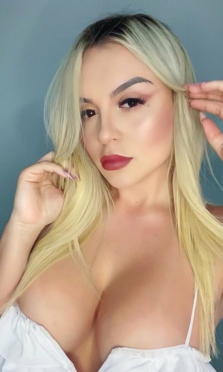 主観視点のアジア人オンリーファンズ ポルノ 画像