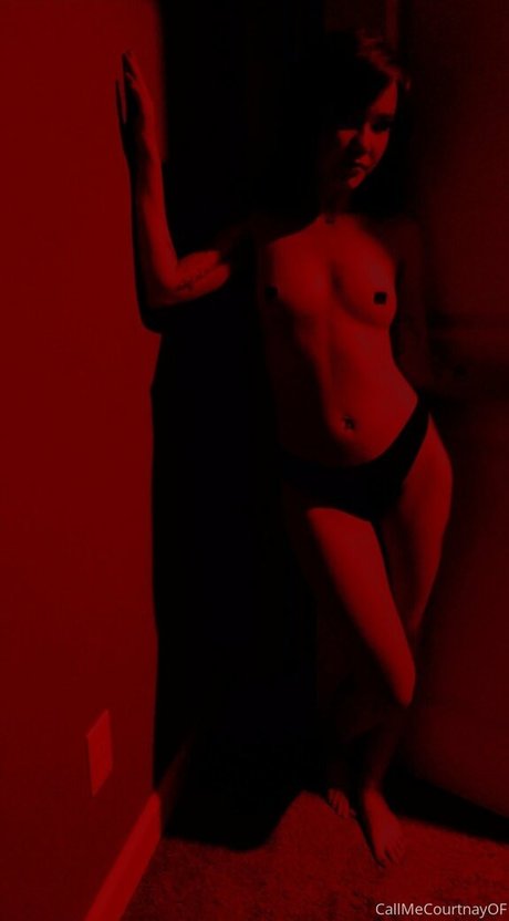callmecourtnay ヌードモデル 写真