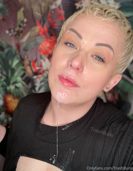 trashbuns ポルノスター ヌード 画像