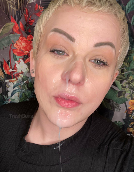 trashbuns ポルノモデル 写真