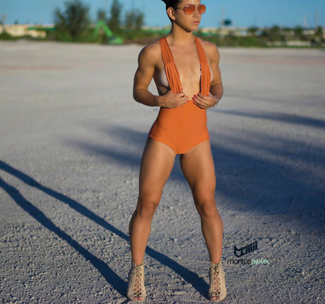 Tecia Torres セクシーなポルノスター ギャラリー