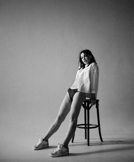 Radmila Maro 裸のスター 画像