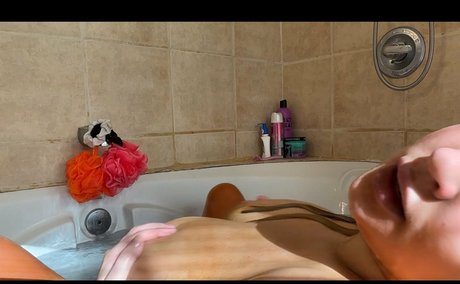 BBWソロオンリーファンズ ポルノグラフィック 画像