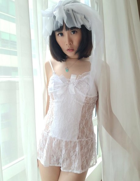 itsbellaadrianna ヌードモデル 写真