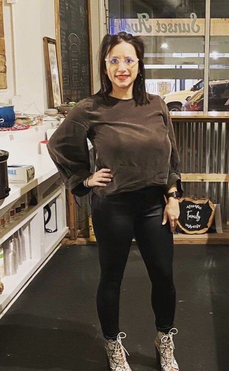 Sarah H ポルノスター 写真