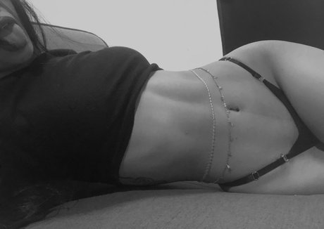 tsunamy 無料のポルノスター ギャラリー