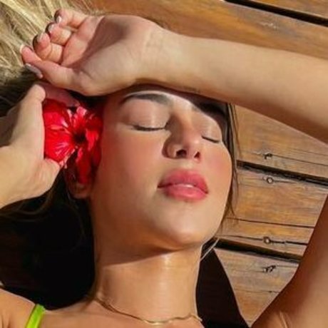 Alessandra Prado かわいいスター 写真