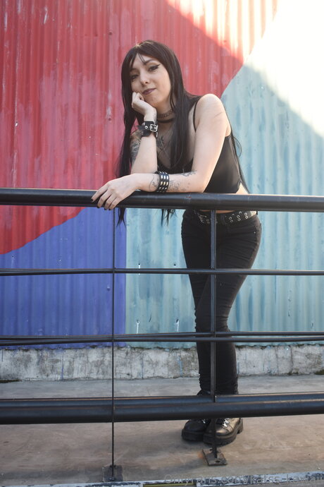 ヌード自撮りオンリーファンズ アート裸 写真