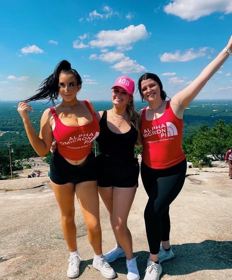 オナニー 潮吹き オンリーファンズ ポルノ 写真