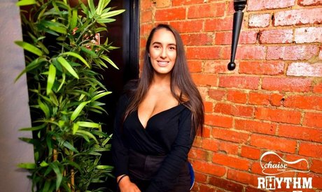 アジア人のティーンの足 オンリーファンズ ポルノ 写真