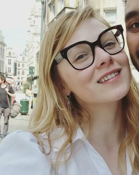 Sydney Poniewaz ヌード女優 画像