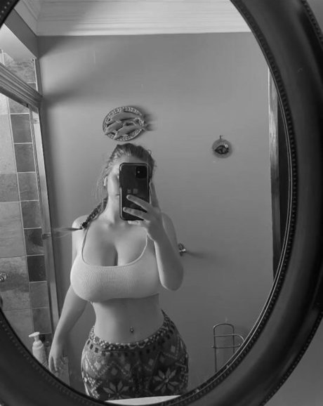 Hailey F エロティックなスター 画像