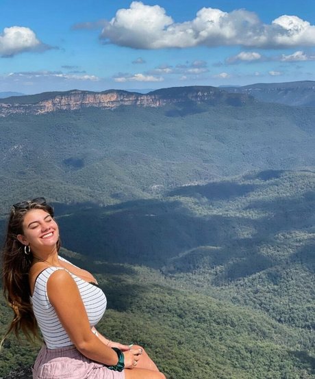 黒檀の偽おっぱいオンリーファンズ HD 画像