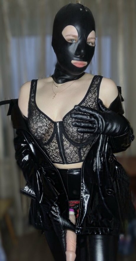 筋肉質なオンリーファンズ 美しい 画像