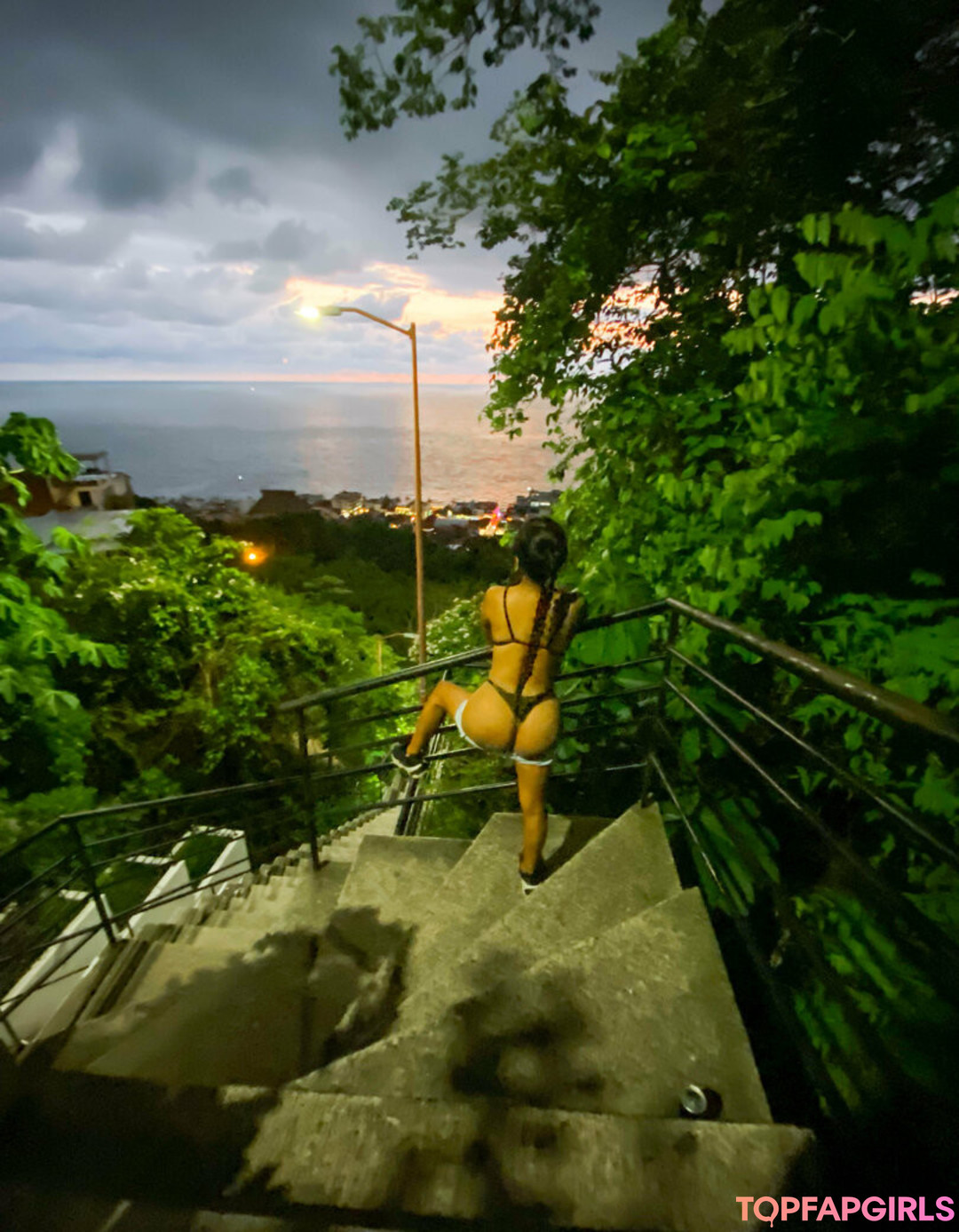 pocahontaslittle ポルノスター 画像