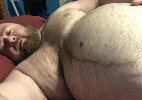 曲線美のクーガーオンリーファンズ ヌード 写真