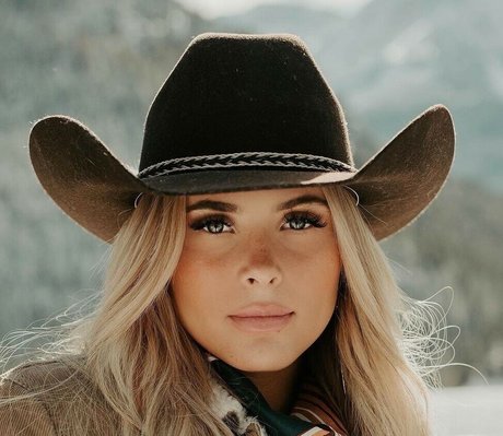 Chloe Trujillo top profile image