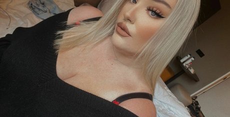 Emily Gillick セクシーなポルノスター 画像
