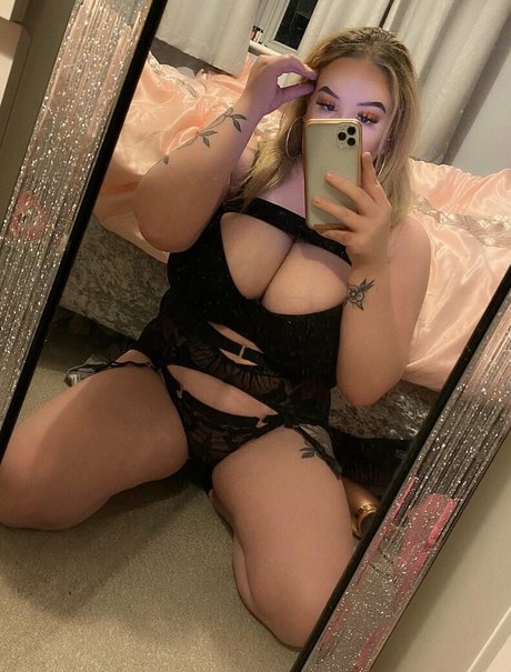 Emily Gillick セクシーモデル 写真
