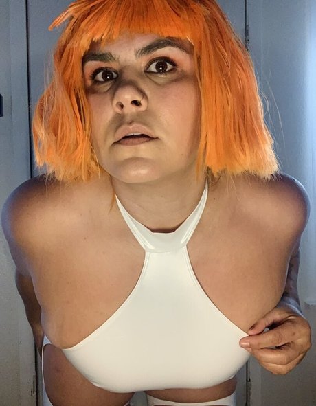 queenofcali top profile image