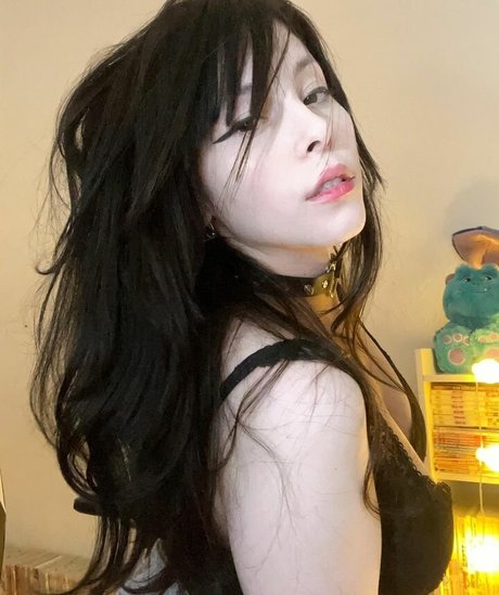 Caroline Favorino アートスター 写真