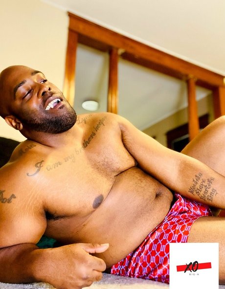 垂れ乳オンリーファンズ 無料xxx 画像