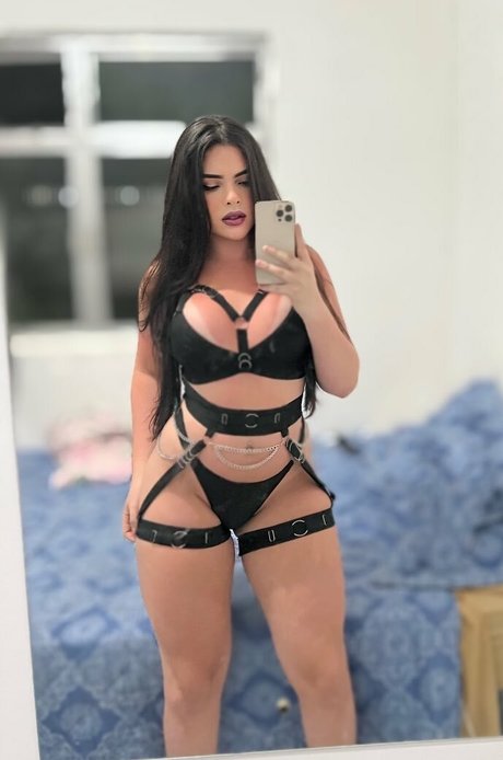 Chrxxstina1 エロティックモデル 画像