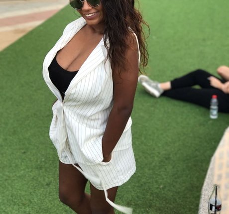 寝取られ妻オンリーファンズ セックス ギャラリー