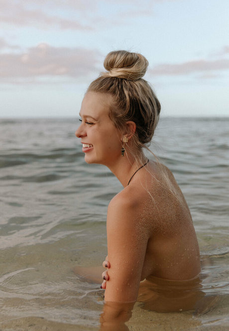 freyaannerayy アダルトスター 写真