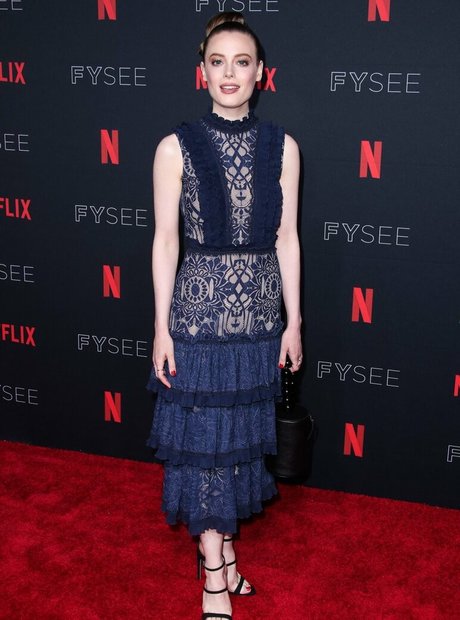Gillian Jacobs ヌードモデル ギャラリー