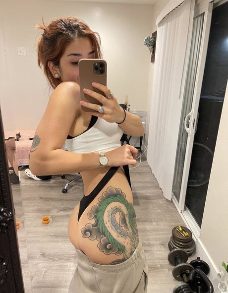 男性ストレートオンリーファンズ セクシー 写真