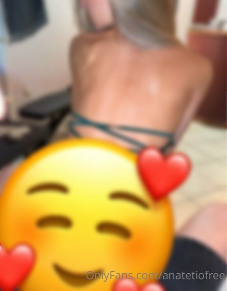 垂れ乳オンリーファンズ 美しい裸 写真