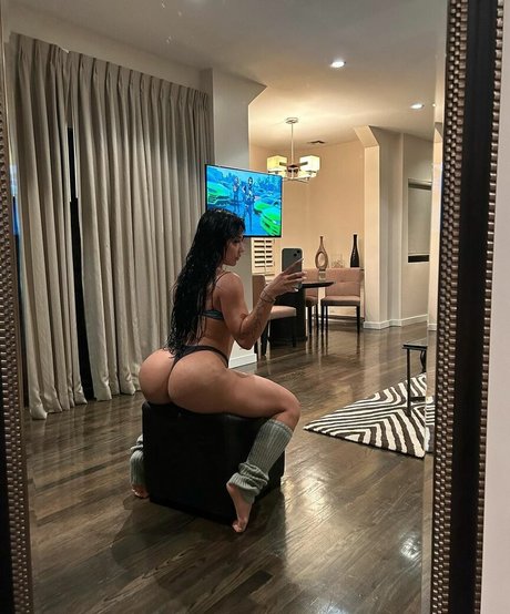 肉厚なオンリーファンズの足 ホットxxx 画像