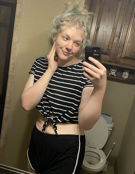 熟女フェラチオオンリーファンズ ホット裸 写真